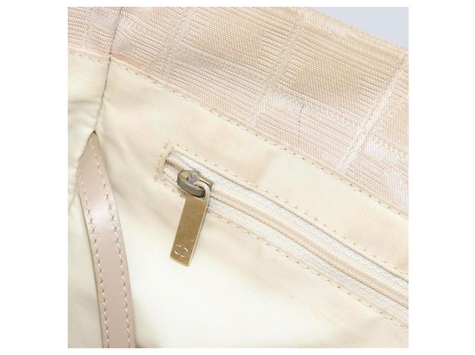CHANEL Nova Bolsa Tote de Viagem Nylon Bege Ouro CC Auth ti3788 Dourado - vista 20