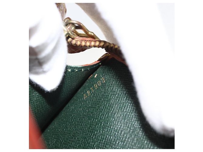 LOUIS VUITTON Epi Pochette Uomo Borsa Clutch Marrone Zipangu M52528 Auth th6652 - vista 12