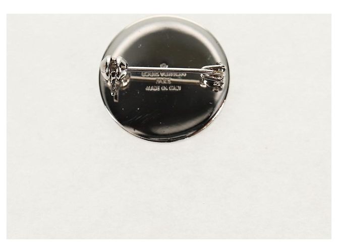 LOUIS VUITTON Spilla Pin Monogramma LVxSupreme 2 Set Rosso LV Auth 128511SAM - vista 7
