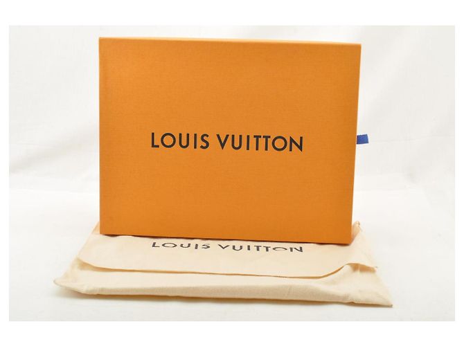 LOUIS VUITTON Borsa a Spalla Virgil Abloh Soft Trunk Box Bianca M53254 Auth ak104SM Bianco - vista 13