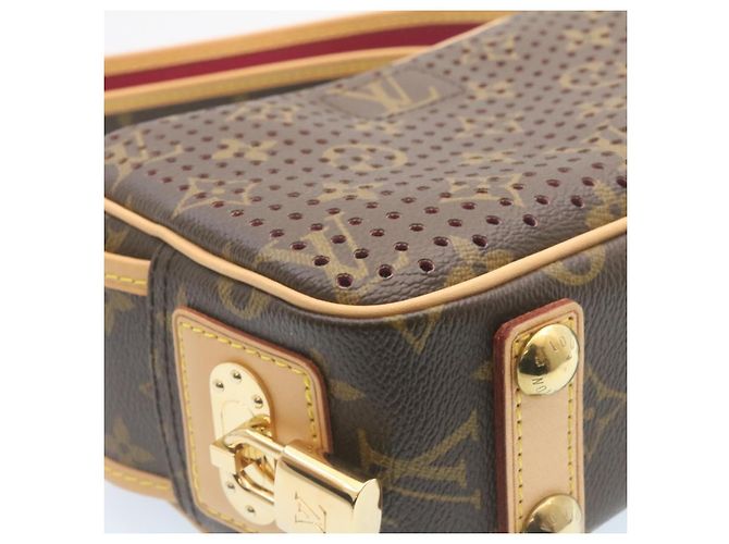 LOUIS VUITTON Borsa a Spalla Mini Trocadero Monogram Perfo M95175 LV Auth 28917SAV Fuschia - vista 15