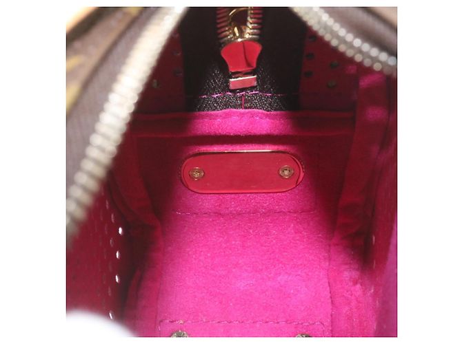 LOUIS VUITTON Borsa a Spalla Mini Trocadero Monogram Perfo M95175 LV Auth 28917SAV Fuschia - vista 17