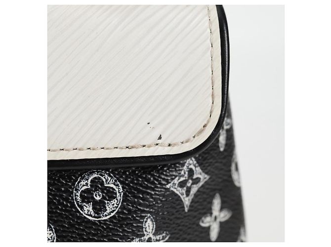 LOUIS VUITTON Catgram Sac à épaule Cat Pochette Noir M52935 LV Auth 130472SM - vue 3