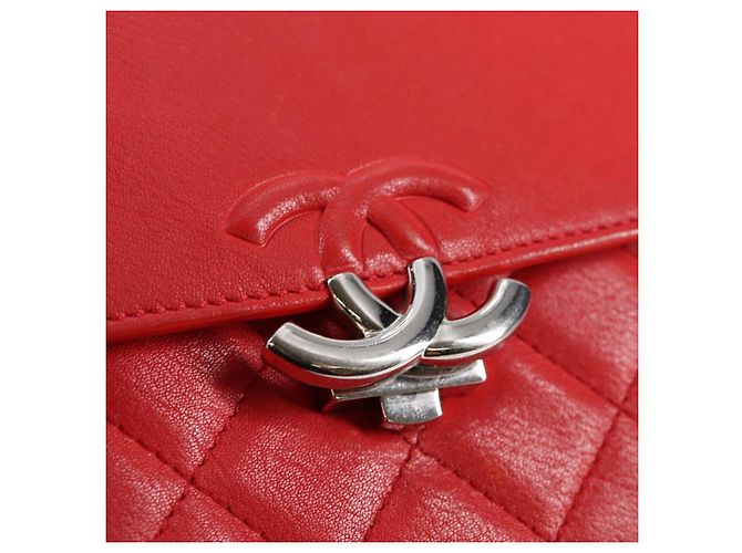 CHANEL Borsa a Spalla Matelassé in Pelle Rossa con Catena Argento CC Auth 138980M Rosso - vista 18