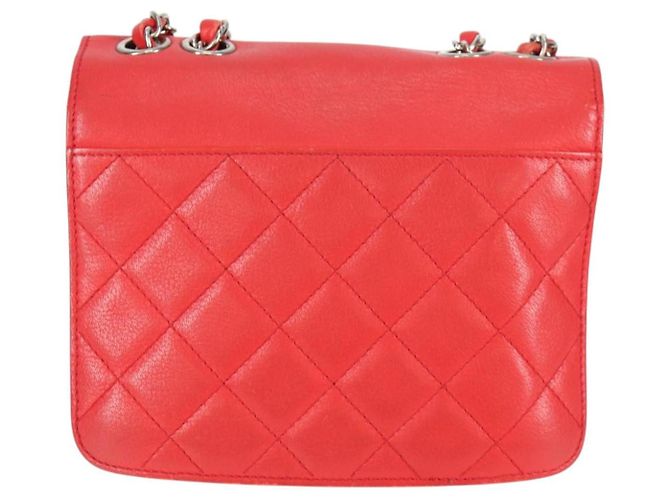 CHANEL Borsa a Spalla Matelassé in Pelle Rossa con Catena Argento CC Auth 138980M Rosso - vista 2