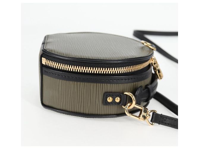 LOUIS VUITTON Epi Mini Boite Chapeau Shoulder Bag Khaki R96001 LV Auth 138954SM - view 4