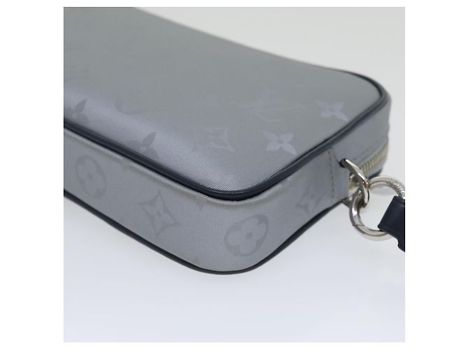 LOUIS VUITTON Borsa Clutch Satellite Alpha Monogramma Argento M44171 LV Auth 29977SAV - vista 16