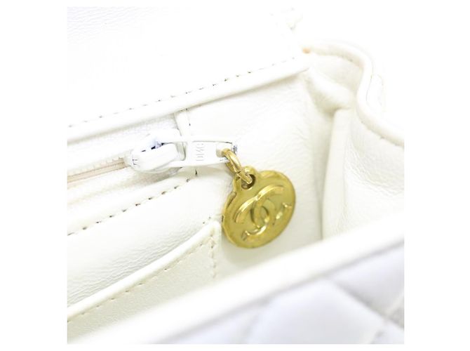 CHANEL Borsa a Spalla Matelassé in Pelle di Agnello Bianca CC Auth 32416SAM Bianco - vista 25