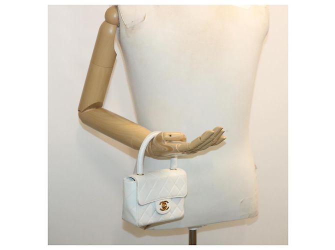 CHANEL Borsa a Spalla Matelassé in Pelle di Agnello Bianca CC Auth 32416SAM Bianco - vista 41