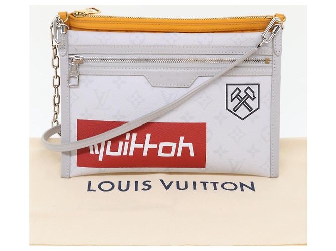 LOUIS VUITTON Borsa a Spalla Piatta Monogramma Bianca da Uomo Bron M44640 Auth 48487SAM Bronzo - vista 12