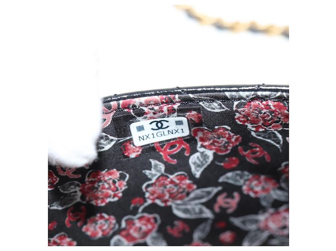 CHANEL Mini Borsa a Spalla Matelassé in Pelle di Vitello Nera Oro CC Auth 142563SAM Nero D'oro - vista 11
