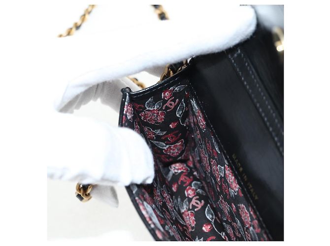 CHANEL Mini Borsa a Spalla Matelassé in Pelle di Vitello Nera Oro CC Auth 142563SAM Nero D'oro - vista 22