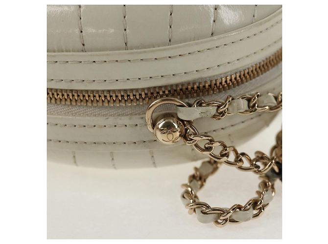 CHANEL Bolsa de Ombro em Couro V stitch com Corrente Branco Ouro CC Auth 146360SM Dourado - vista 9