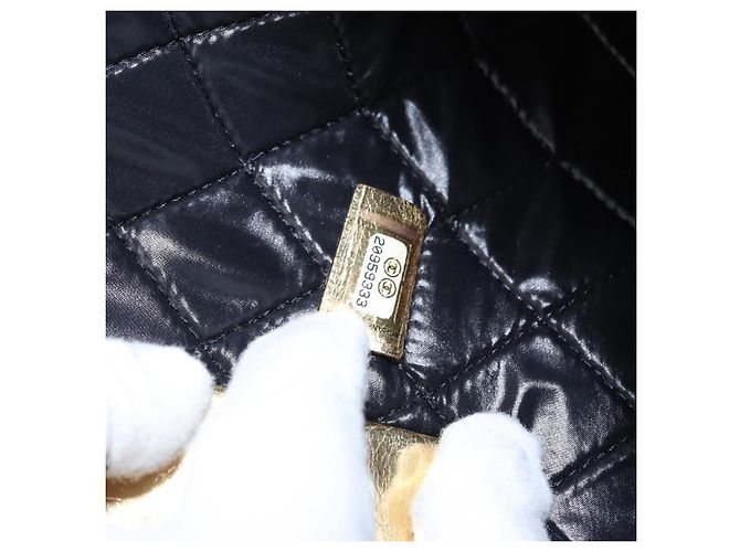 CHANEL Clutch in Pelle Oro CC Auth 152375SM D'oro - vista 11