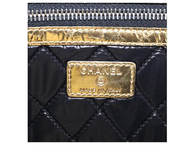 CHANEL Clutch in Pelle Oro CC Auth 152375SM D'oro - vista 17