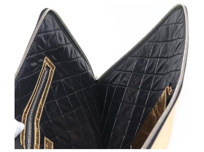 CHANEL Clutch in Pelle Oro CC Auth 152375SM D'oro - vista 19