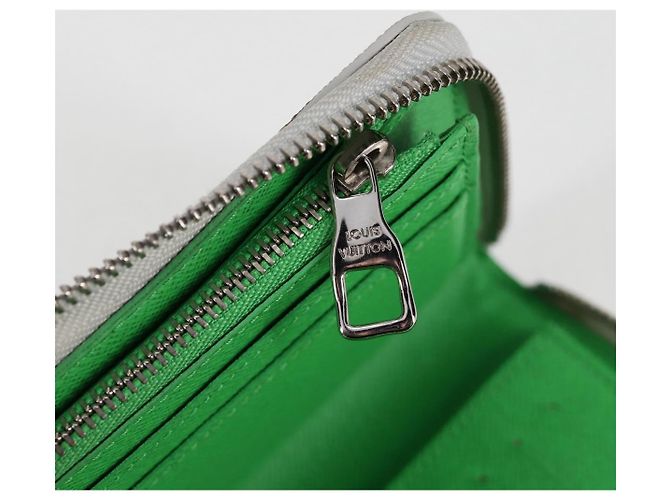 Cartera vertical Zippy Monogram LV Portrait LOUIS VUITTON M82590 LV Auth 116099SM Blanco - vista 19