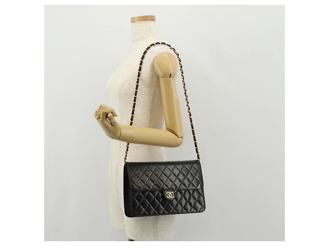 Bolso de cadena CHANEL de piel de cordero negro con cadena dorada CC Auth 148654SAM Dorado - vista 29