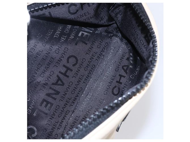 Borsa sportiva CHANEL in nylon beige e nero CC Auth BA8411 - vista 17