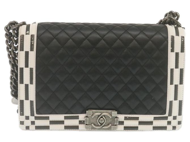 CHANEL Matelassé Boy Chanel Borsa a Spalla con Catena in Pelle di Agnello Nera CC Auth 29190SAM Nero - vista 13