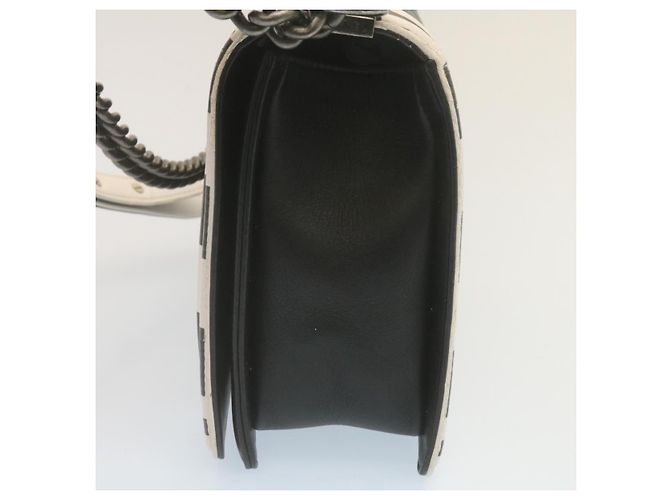 CHANEL Matelassé Boy Chanel Borsa a Spalla con Catena in Pelle di Agnello Nera CC Auth 29190SAM Nero - vista 4