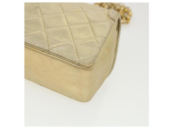 CHANEL Matelassé Schultertasche mit Drehverschluss aus Lammleder Gold CC Auth 31382V Golden - Ansicht 16