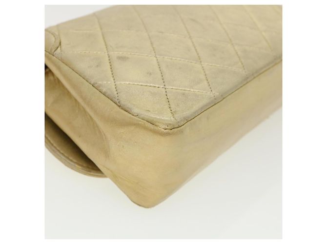 CHANEL Matelassé Schultertasche mit Drehverschluss aus Lammleder Gold CC Auth 31382V Golden - Ansicht 17