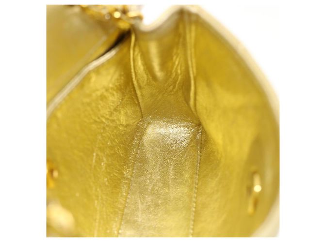 CHANEL Matelassé Schultertasche mit Drehverschluss aus Lammleder Gold CC Auth 31382V Golden - Ansicht 21