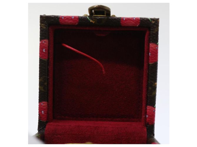 CAJA Cereza Monograma LOUIS VUITTON Edición Limitada a 200 Piezas en Todo el Mundo Auth 47829SM - vista 19