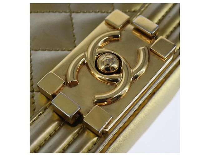 CHANEL Borsa a Spalla Boy Chanel Matelassé Catena Patente Oro CC Auth 106721SAM D'oro - vista 17
