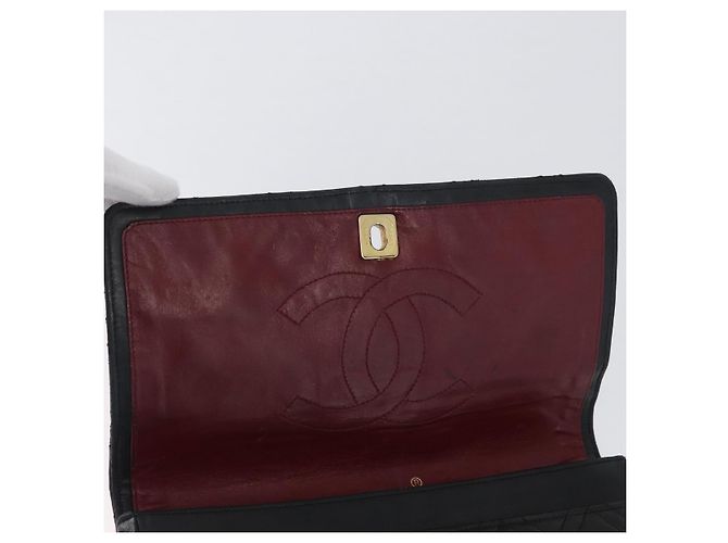 CHANEL Borsa a Spalla Matelassé in Pelle di Agnello Nera Oro CC Auth bs34016 Nero D'oro - vista 10
