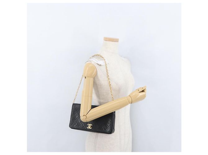 CHANEL Borsa a Spalla Matelassé in Pelle di Agnello Nera Oro CC Auth bs34016 Nero D'oro - vista 25