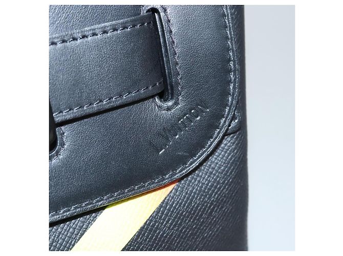 LOUIS VUITTON Borsa a Mano Taiga Steamer PM Nera M30339 LV Auth EC951SM Nero - vista 21