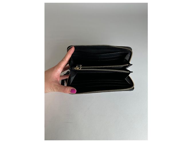 Vintage Givenchy Leather Zippy Wallet Black - view 4
