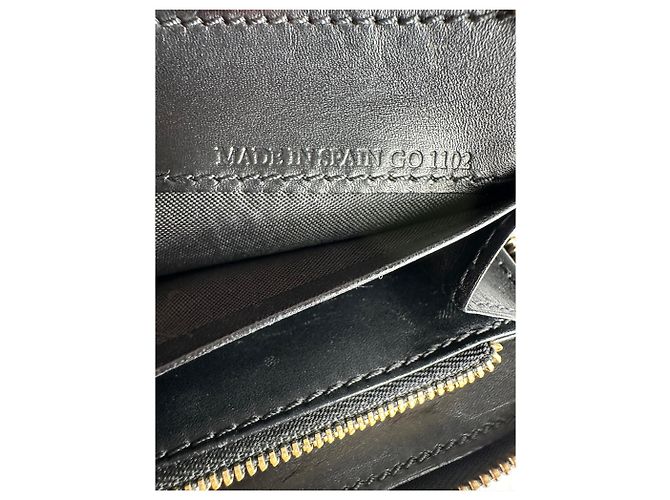 Vintage Givenchy Leather Zippy Wallet Black - view 5