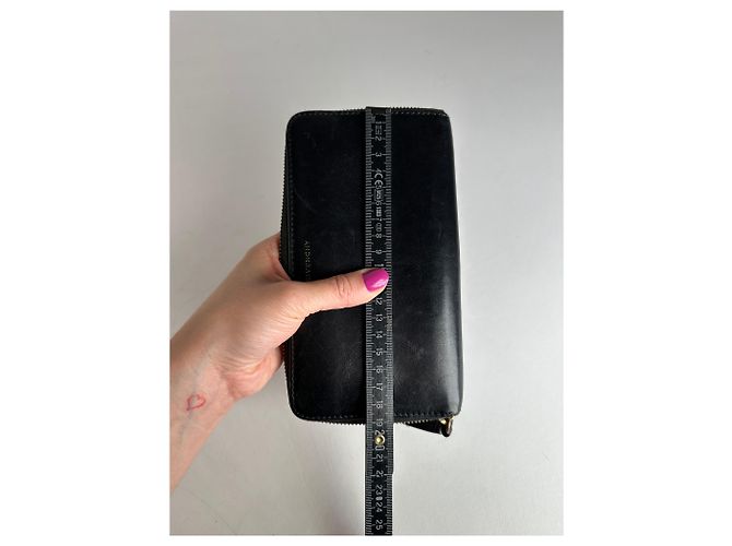 Vintage Givenchy Leather Zippy Wallet Black - view 7