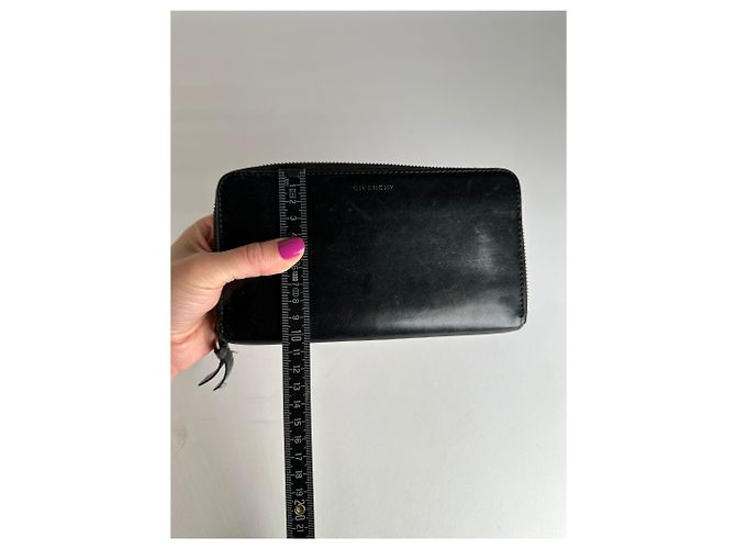 Vintage Givenchy Leather Zippy Wallet Black - view 8