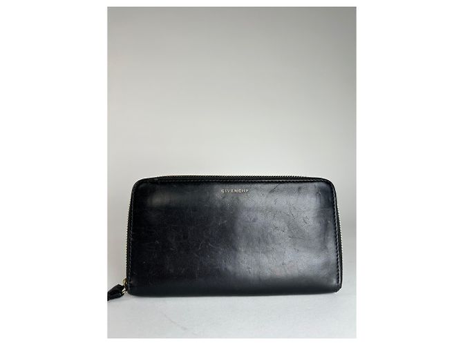 Vintage Givenchy Leather Zippy Wallet Black - view 9