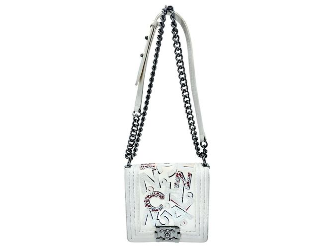 Seltene Chanel 14S Limited Edition Graffiti Lammleder Kleine Boy Tasche Weiß Mehrfarben - Ansicht 4