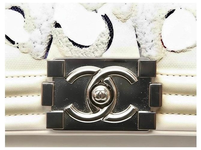 Seltene Chanel 14S Limited Edition Graffiti Lammleder Kleine Boy Tasche Weiß Mehrfarben - Ansicht 6
