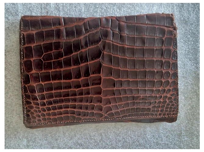 Portefeuille Hermès en cuir de crocodile porosus marron - vue 11