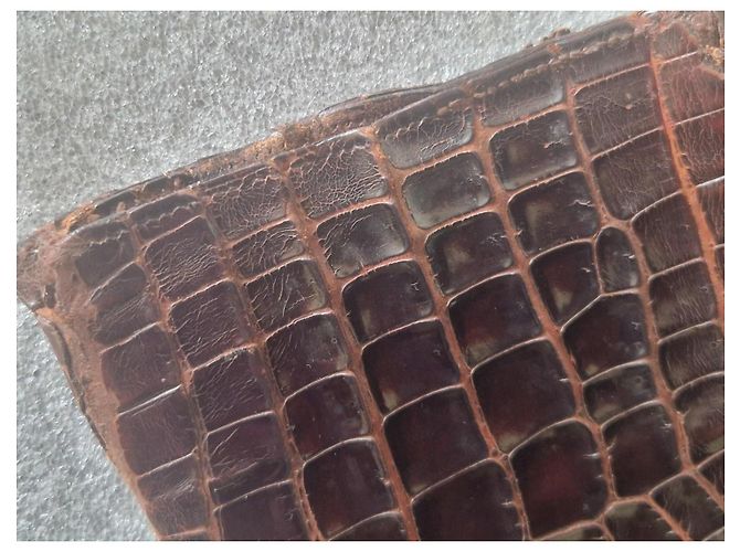 Portefeuille Hermès en cuir de crocodile porosus marron - vue 14