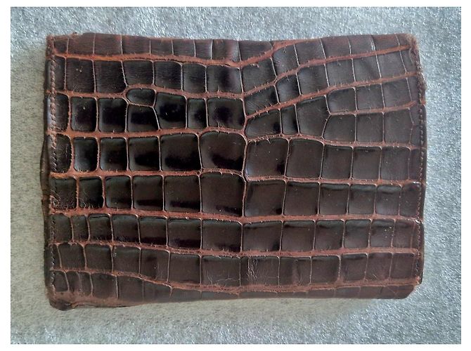 Portefeuille Hermès en cuir de crocodile porosus marron - vue 8
