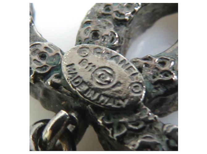 Orecchini in metallo gun e bianco sporco di Chanel Metallico - vista 7