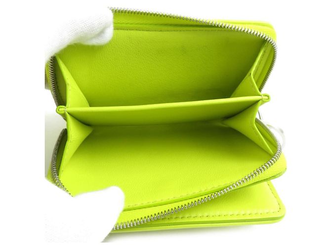 Portafoglio bi-fold Louis Vuitton in verde e giallo - vista 4