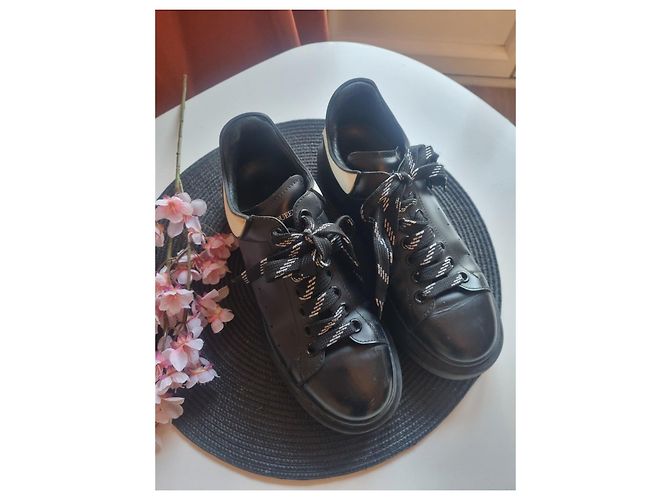 Sneakers in pelle nera Alexander McQueen Nero Bianco - vista 2