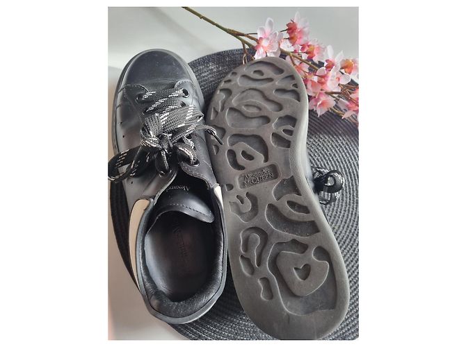 Sneakers in pelle nera Alexander McQueen Nero Bianco - vista 5