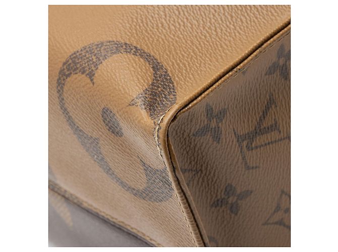 Bolso Onthego MM de lona Monograma Gigante Louis Vuitton Castaño - vista 10