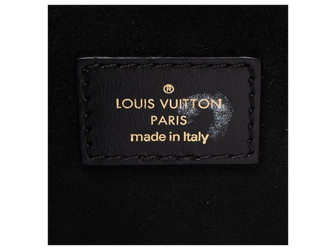 Louis Vuitton Stadtstruktur aus Taiga-Leder mit Oberem Griff Schwarz - Ansicht 8