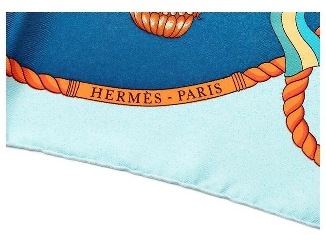 Silk In Sciarpa Hermès Carré 90 - LES FOLIES DU CIEL Blu - vista 6